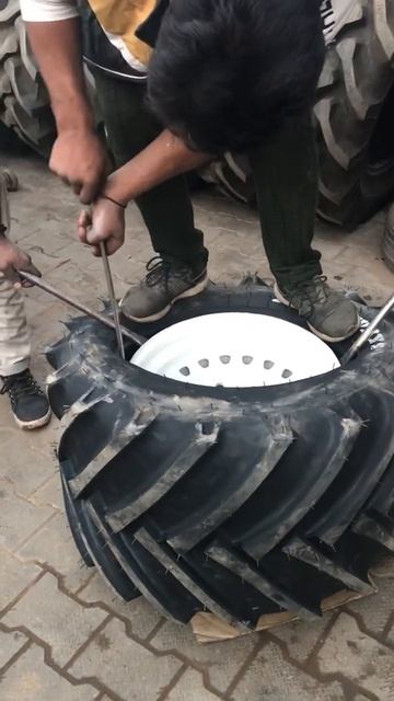 Tractor 🚜 Front Wide Tyras Speedways || Hem Tyres Samrala смотреть онлайн