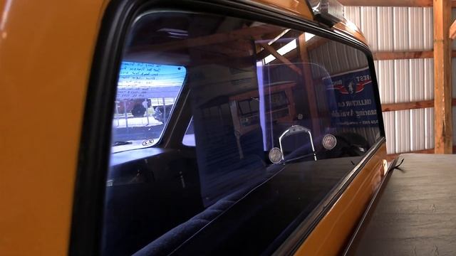 1986 Chevy C10 Shortbed V8 смотреть онлайн