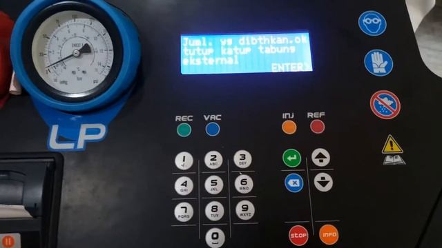 Cara Isi Ulang Stok Freon di Tabung Internal Mesin AC TEXA Konfort 700 Series смотреть онлайн