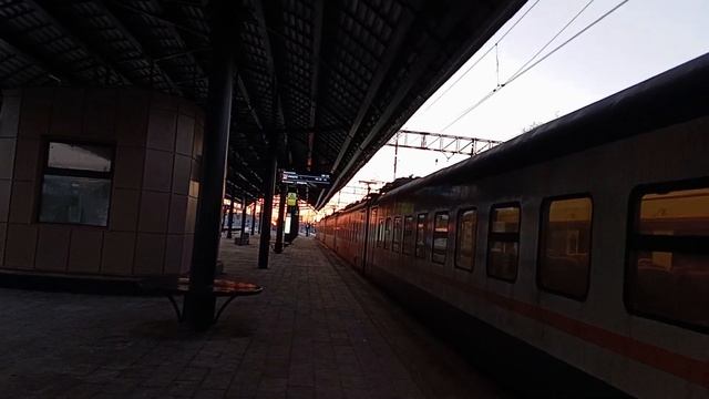 Утро первого рабочего дня. Сегодня с 10 до 20 часов на работе. Рязанка пришла с опозданием 16 минут смотреть онлайн