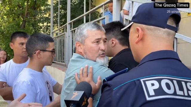 «ӘДІЛЕТСІЗДІКТЕН ӘКЕНІ АШУ ҚЫСТЫ» смотреть онлайн