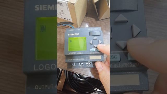 Hướng dẫn chuyển ngôn ngữ trên Logo Siemens 230RC смотреть онлайн
