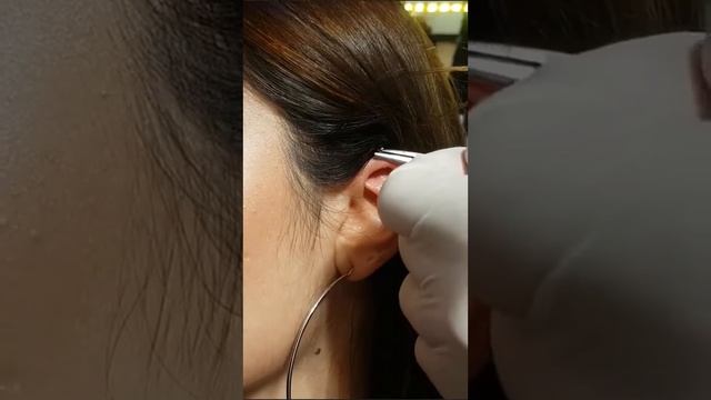 Helix Piercing #helixpiercing #piercing #piercinglovers #piercingeducation #septumpiercin#bodypierc смотреть онлайн