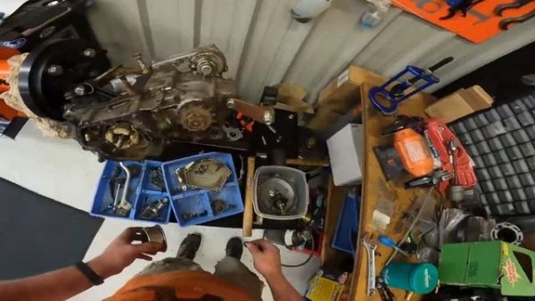 2002 Yamaha YZ250 |  Removing Magneto And Stator