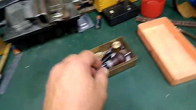 Топорик подарочный с чехлом смотреть онлайн