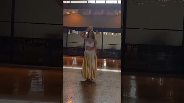 Maddy Young Belly Dance смотреть онлайн