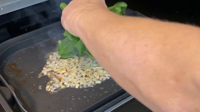 NINJA FOODI XL GRILL AND GRIDDLE - Omelette Breakfast Sandwich! Everyday Ninja! смотреть онлайн