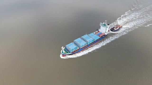 Portishead Drone: Svitzer Hawk and Atlantic Comet смотреть онлайн