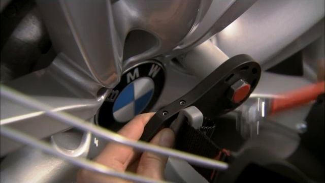 Thule - K-Summit snow chains смотреть онлайн
