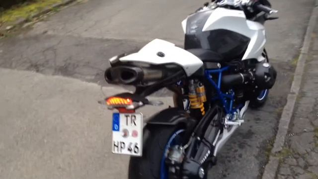 HP2 Sport mit Akrapovic Walk смотреть онлайн