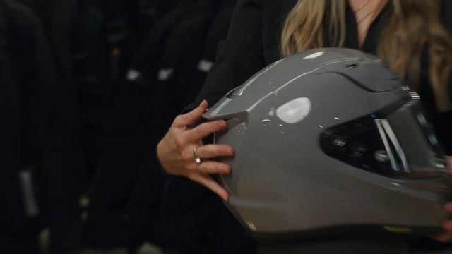 HJC RPHA12 - AMX Product Insights with Riana Crehan смотреть онлайн