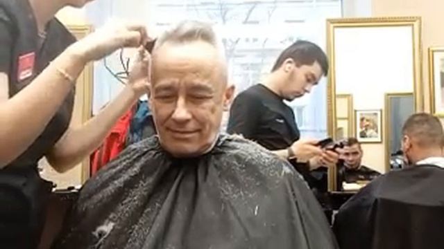 у карпа новая стрижка смотреть онлайн
