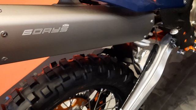 KTM 250 EXC Sixdays -France смотреть онлайн