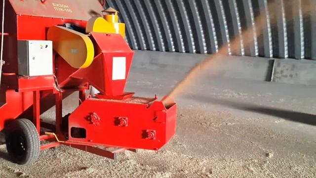 Видео работы передвижного зерноочистительного комплекса ПЗК-100 Бизон смотреть онлайн