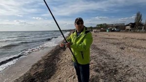 Тестирование и первичный обзор, нового сёрфового удилища BAUER Invider surf 4,20 тест до 200 гр