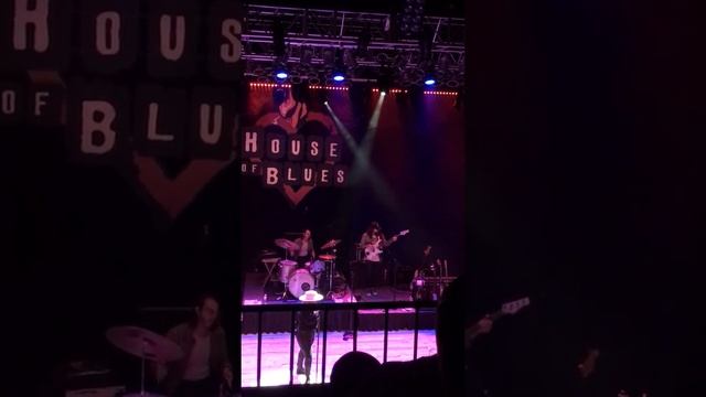 Elle King - “Runaway” (Live @ House of Blues San Diego) 5-29-19 смотреть онлайн