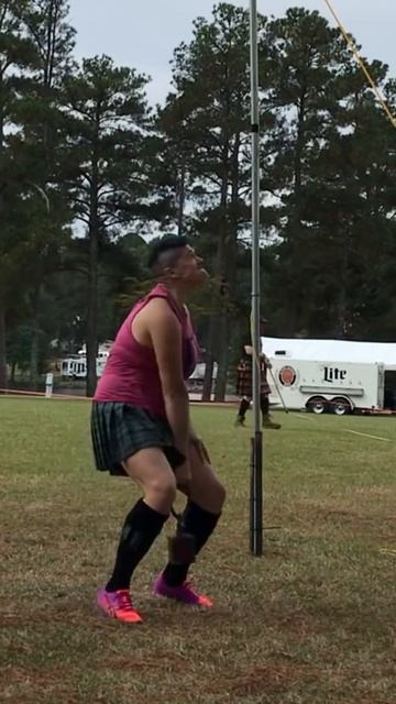 World record throw - Highland games weight over bar смотреть онлайн