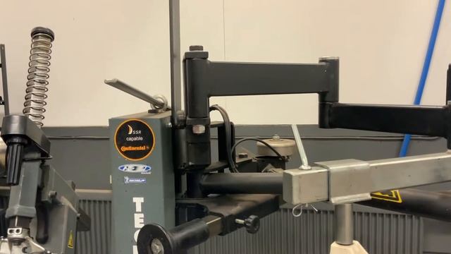 Köp Däckmaskin Beissbarth Servomat MS 63 med hjälparm på Klaravik смотреть онлайн