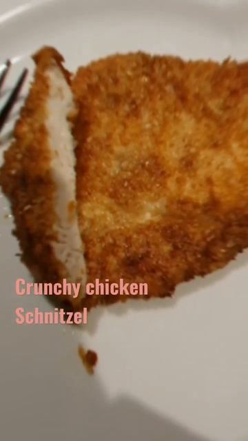 Crunchy Chicken Schnitzel 🥰 смотреть онлайн
