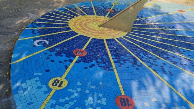 Обновеният слънчев часовник край Шуменският университет смотреть онлайн