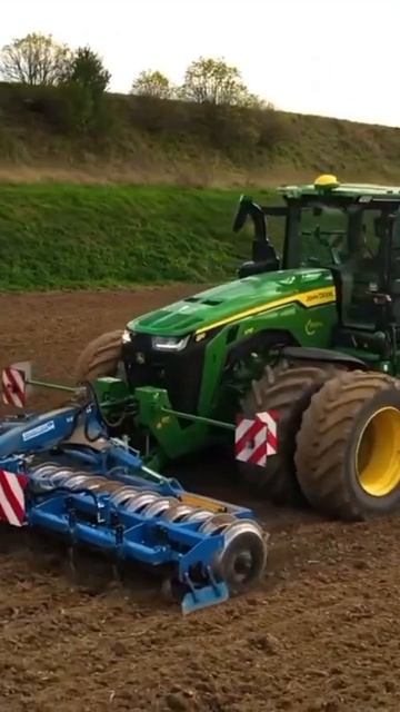 John Deere 8R смотреть онлайн