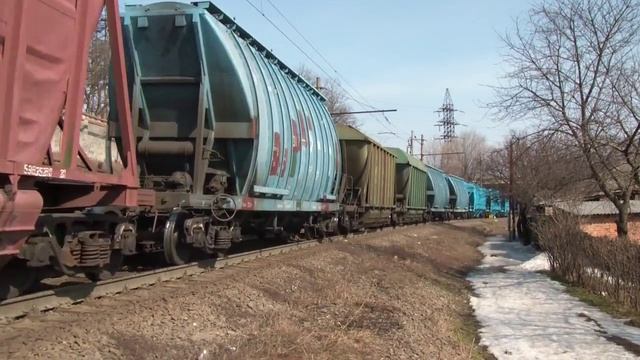 ВЛ80Т-986 с грузовым поездом смотреть онлайн