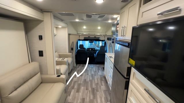 Eye-Opening Tiffin Wayfarer RV Tour. Luxurious, but..... смотреть онлайн