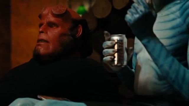 HellBoy II : The Golden Army [2008] - Hellboy and Abe singing Can't Smile Without You. смотреть онлайн