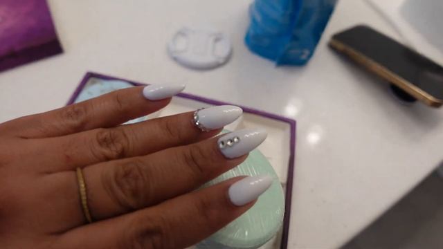 Did My Nails AGAIN + Shower Steamer + Food X Laughs X Gifts  | VLOGMAS DAY 23 | Madeling Marie