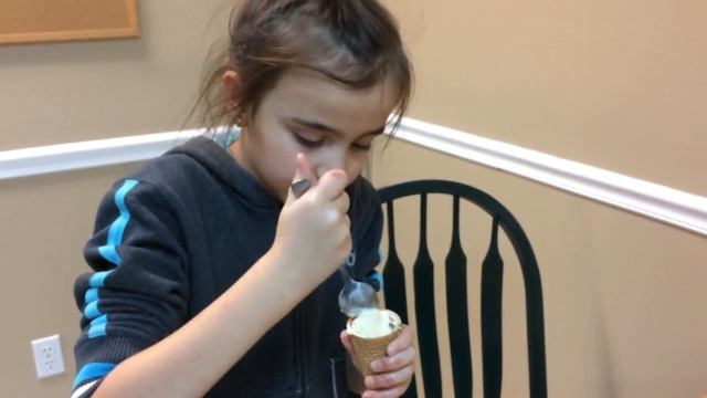 Кулинарное шоу Моника делает мороженное в Америке