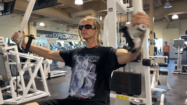 Working Out with 50 Cent - Kali Muscle смотреть онлайн