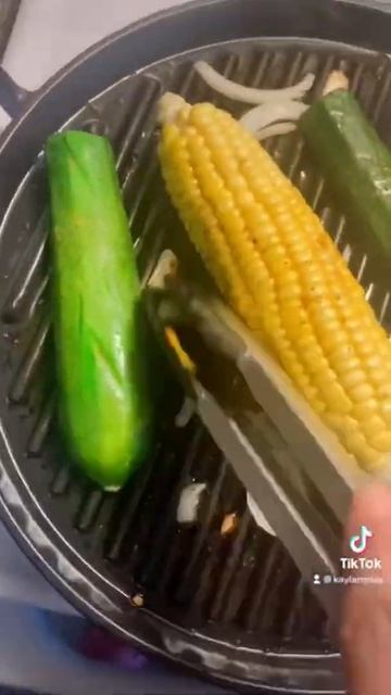 Plant Based Meal Grilled Veggies 😋🌽 | Kayla Amina