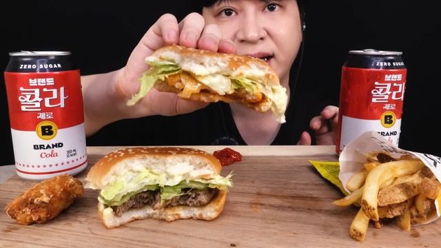 ASMR Eating No Brand Hamburger🍔Chipotle Hot Chicken Grilled Bulgogi Crunch Wing French Fries Mukban смотреть онлайн