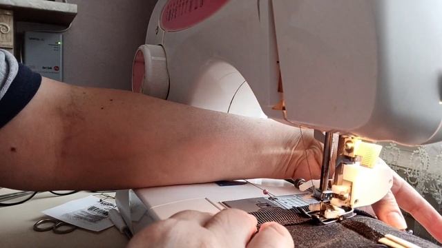 Как подшить поло простой бытовой швейной машиной смотреть онлайн