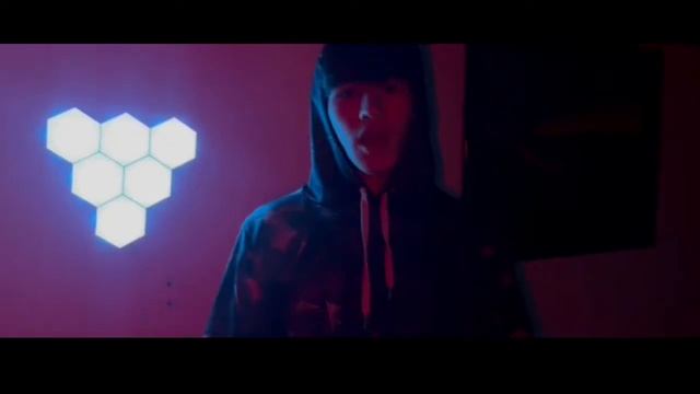 DB 2 - Gluma vs Gumball & Darwin (X) - 16tel [16/16] [prod. by Sinato] смотреть онлайн