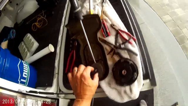 2nd part of How to remove Trimmer head from a DEWALT DCST920 brushless trimmer смотреть онлайн