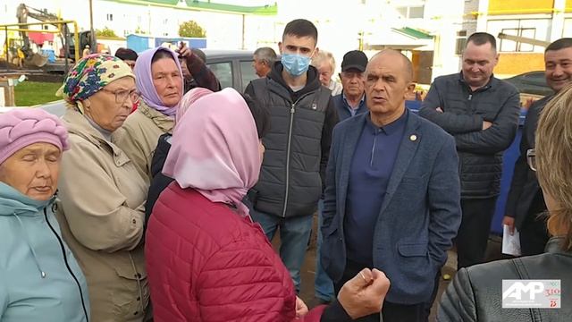 Актаныш муниципаль районы башлыгы Энгель Фәттахов сигезенче кварталда яшәүчеләр белән очрашты
