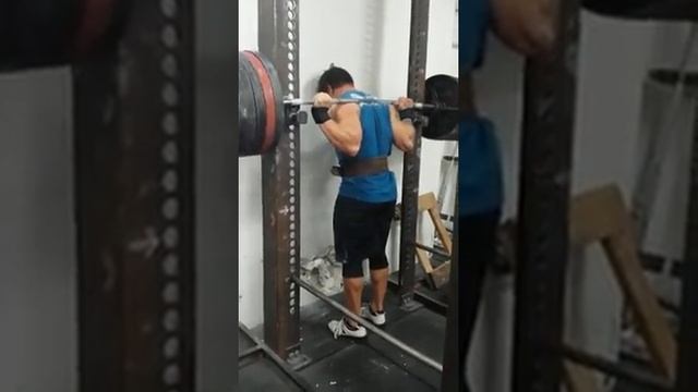 700x3 Raw Squat @ 198 lbs (317.5*3 @ 90kgs) - Jesse Norris смотреть онлайн