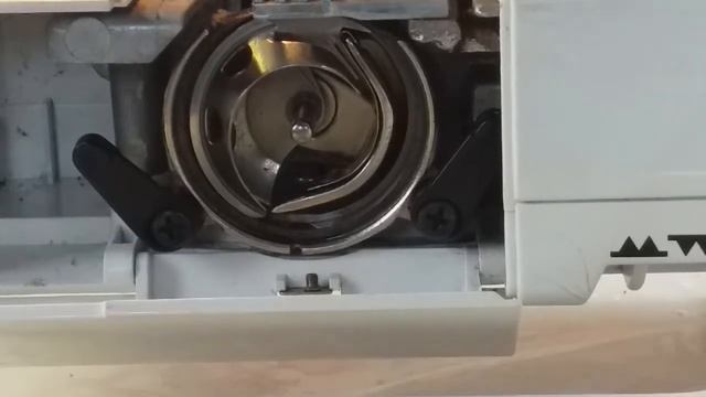 Rotura De Hilo Por Fleje Roto Máquina De Coser Singer Simple 3116TM Vertical Frontal