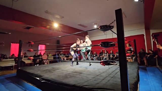 Daniel Stark VS Richard Right смотреть онлайн