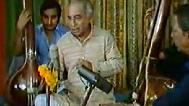 Pt. Vasantrao Deshpande sings Raag Maru-Bihag (Part 1) смотреть онлайн