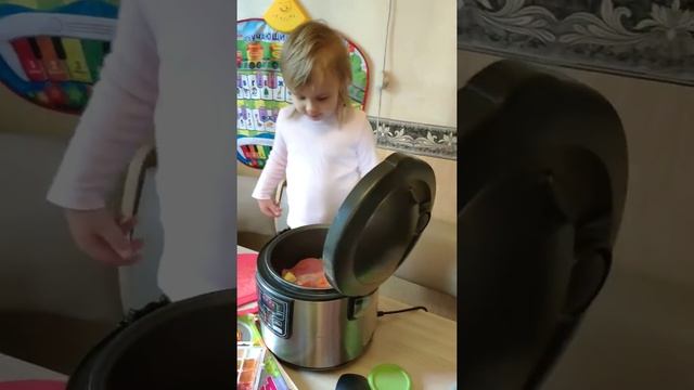 Лера готовит индейку для папы смотреть онлайн