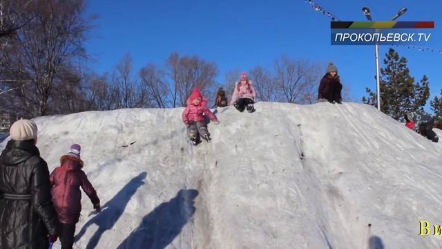 Cнежные горочки на СК "Снежинка" ч 2 смотреть онлайн