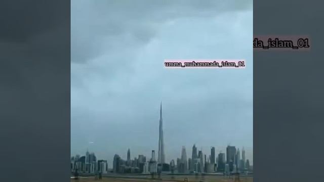 ДЕВУШКА КРАСИВО ЧИТАЕТ АЗАН😍 смотреть онлайн
