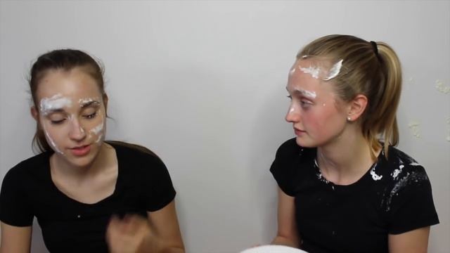 Hvor Godt Kender Vi Hinanden? | Stine Jacobsen смотреть онлайн