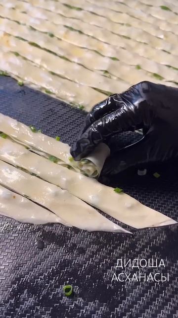 Каттама-слоеная лепешка с зеленым луком #казакшарецепт #самсаслоеная смотреть онлайн