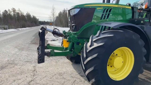 Köp Traktor John Deere 6195R med frontlyft och PTO på Klaravik смотреть онлайн