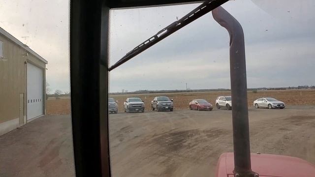 IH 1460 Combine, Case IH 5140 Tractor Corn Harvest смотреть онлайн