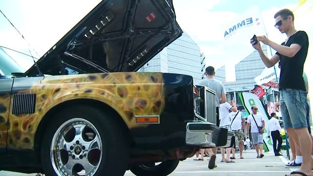 В субботу площадь ОКЦ собрала 4 десятка самых громких и красивых авто смотреть онлайн
