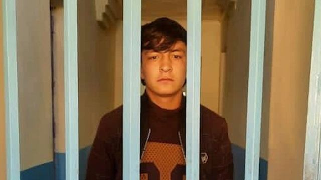 ҲАБСИ ЯК ҶАВОН БАРОИ ТАҲҚИРУ ОЗОРИ МОДАР